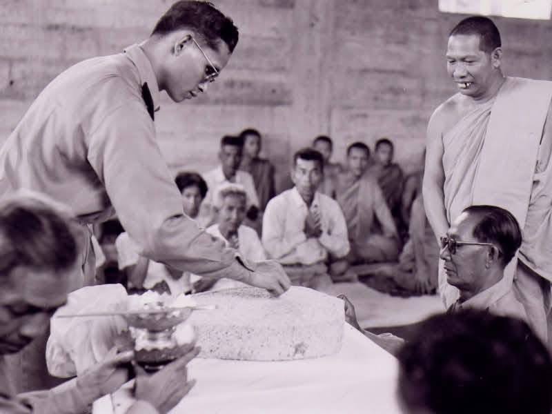 Визит короля Рамы в храм Ват Пхра Тонг