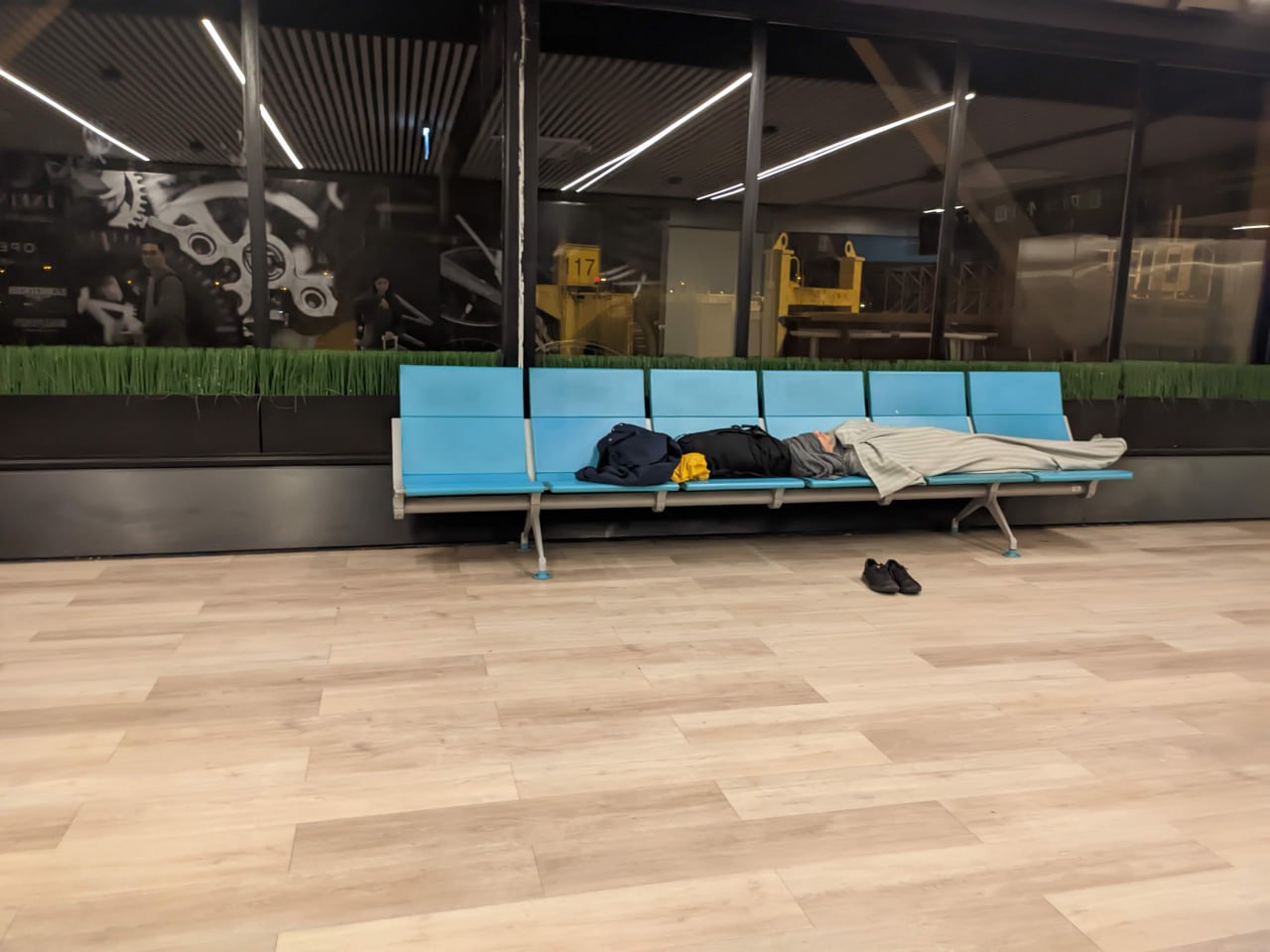 Квест поездки из аэропорта в Париже