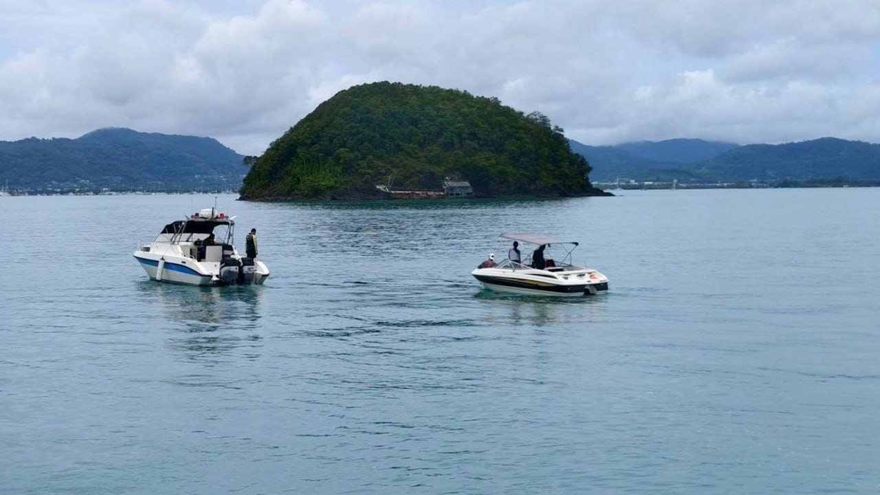Пожар на катере у побережья Пхукета