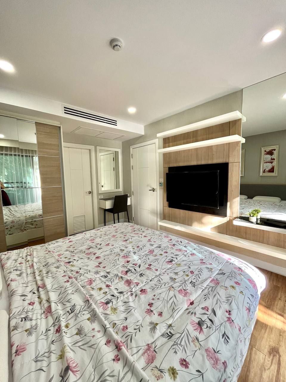 Аренда квартиры с выходом к бассейну