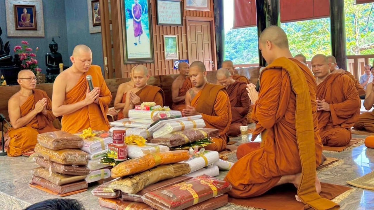 Церемония катхин на Пхукете