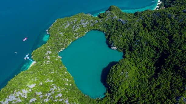 Изумрудное озеро Тале Наи