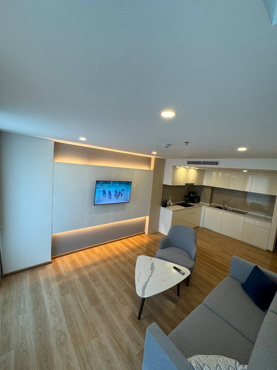 Аренда стильной двухуровневой квартиры