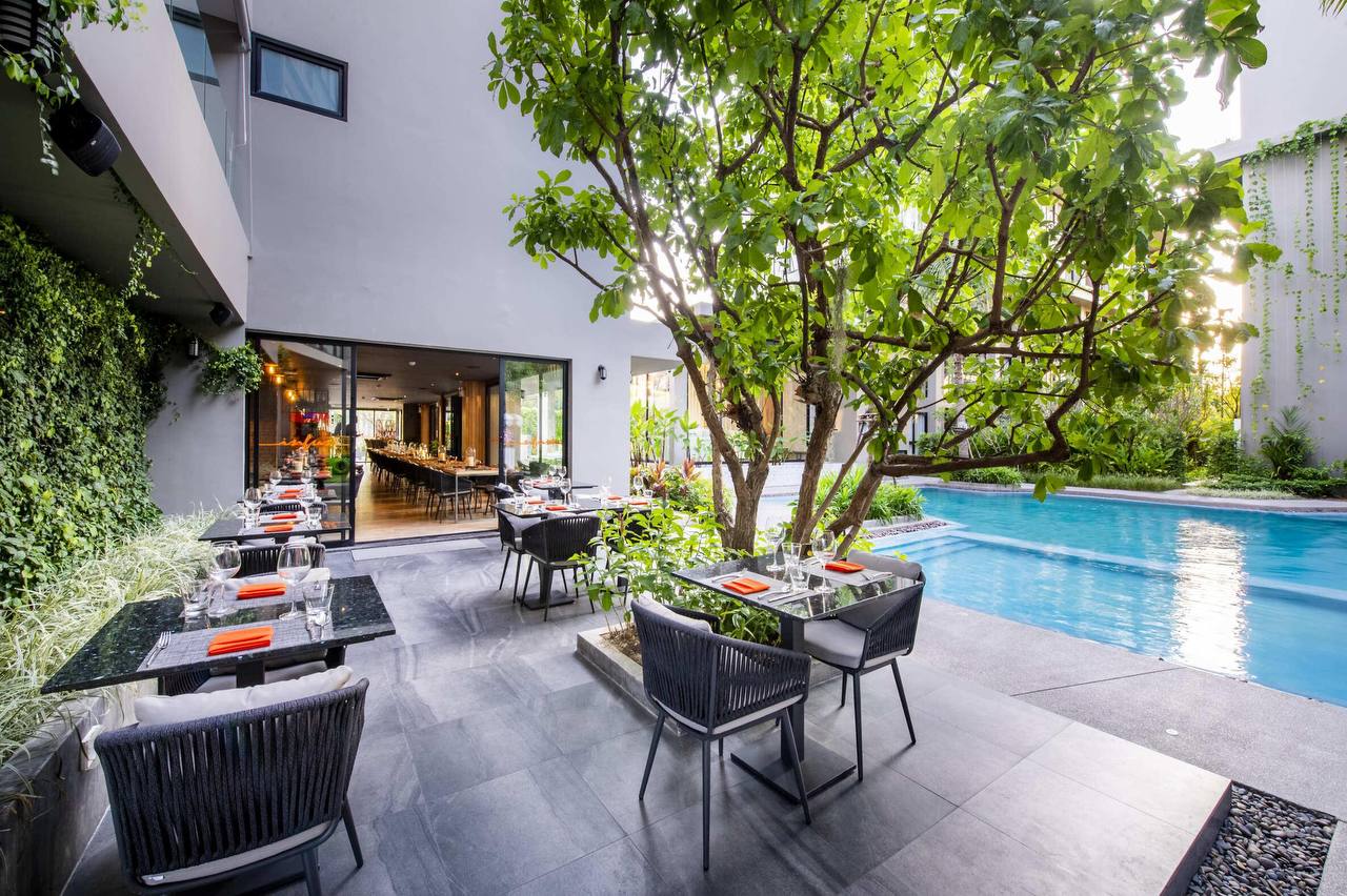 Курорт с бассейном и завтраками