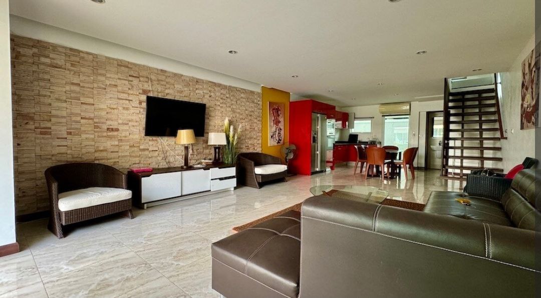 Аренда просторного таунхауса