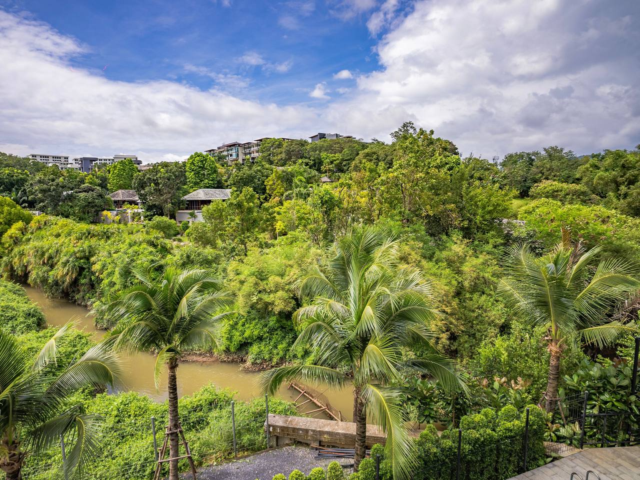 Аренда апартаментов с видом на бассейн