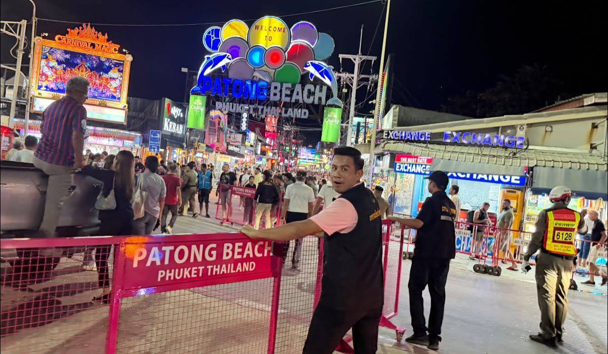 Новые ограждения на Бангла-Роуд