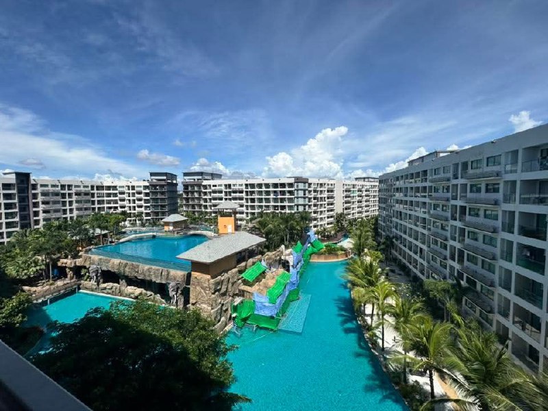 Продажа студии с видом на бассейн