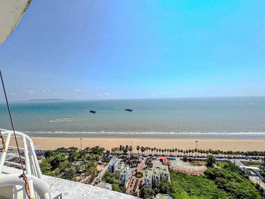 Роскошная квартира на 30-м этаже с видом на море