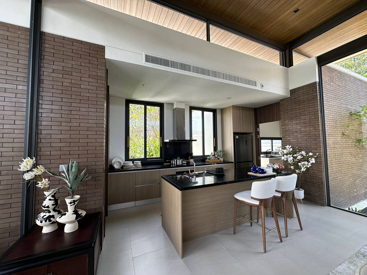 Роскошная вилла с 4 спальнями