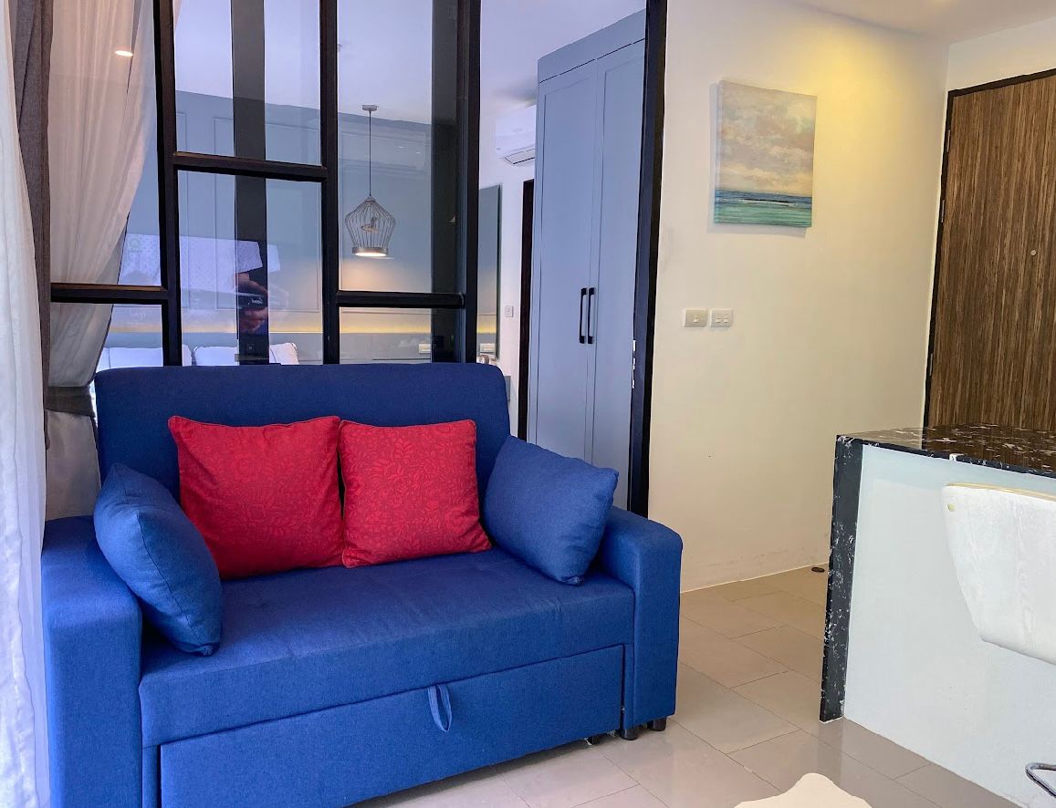 Стильная квартира с видом на бассейн