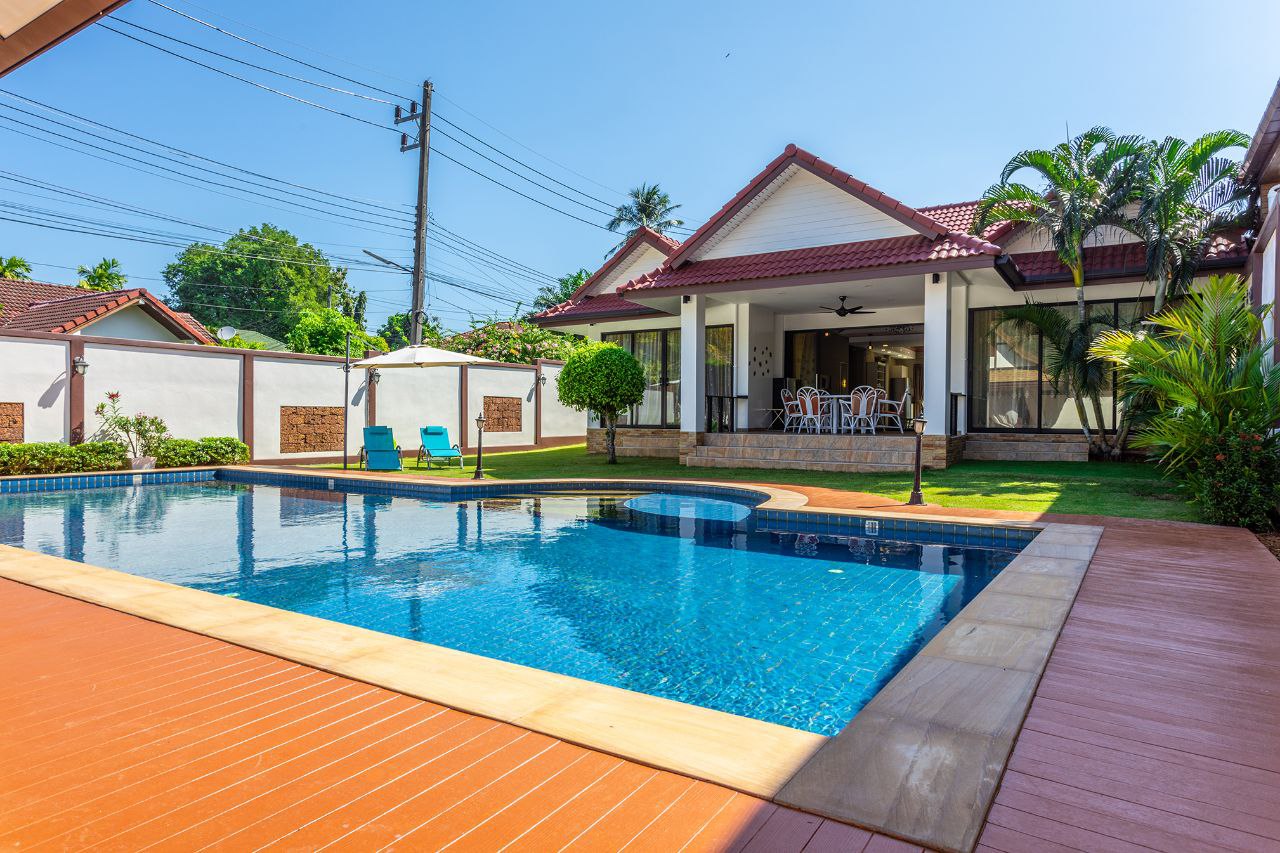 Аренда виллы с бассейном у пляжа