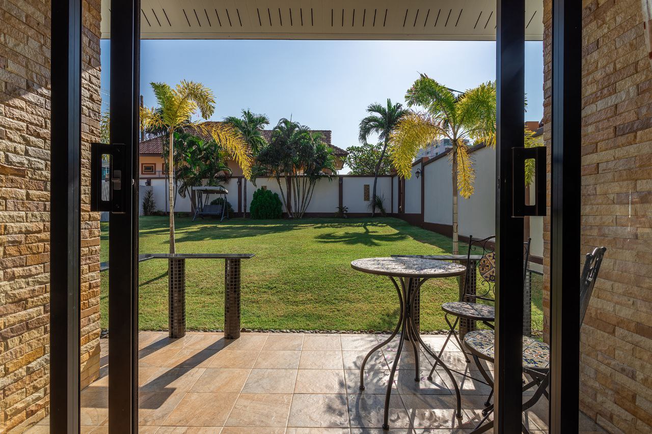 Аренда виллы с бассейном у пляжа