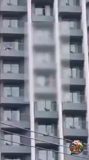 Непристойное шоу на балконе в Паттайе