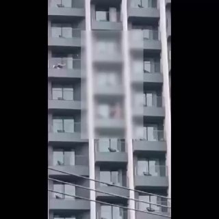 Скандал в Паттайе: туристы на балконе