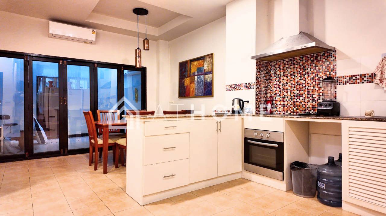 Срочная продажа таунхауса в Паттайе