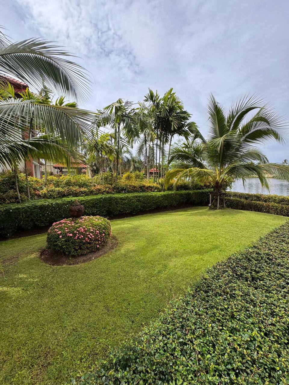 Элитная вилла в лагуне с приватностью