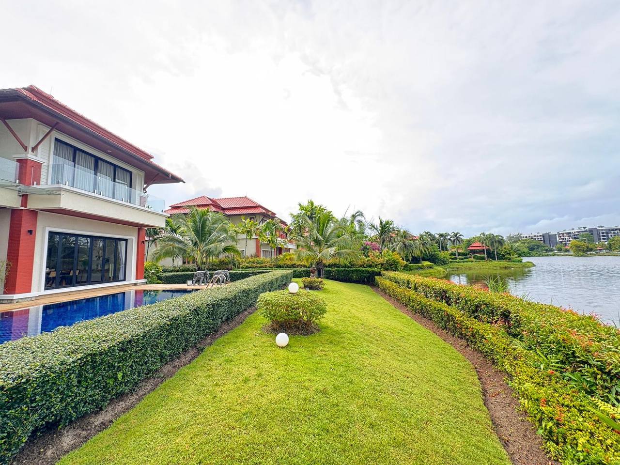 Элитная вилла в лагуне с приватностью