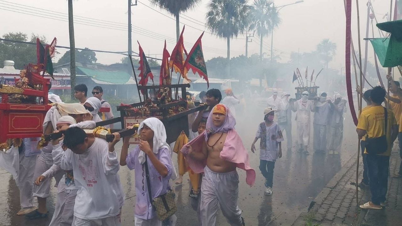 Впечатляющее шествие на Пхукете