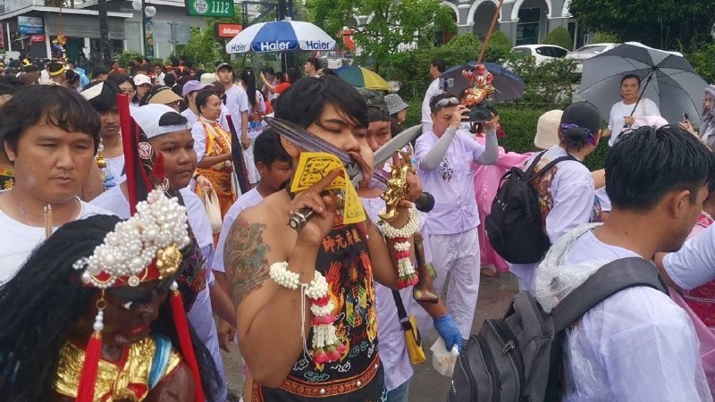 Впечатляющее шествие на Пхукете