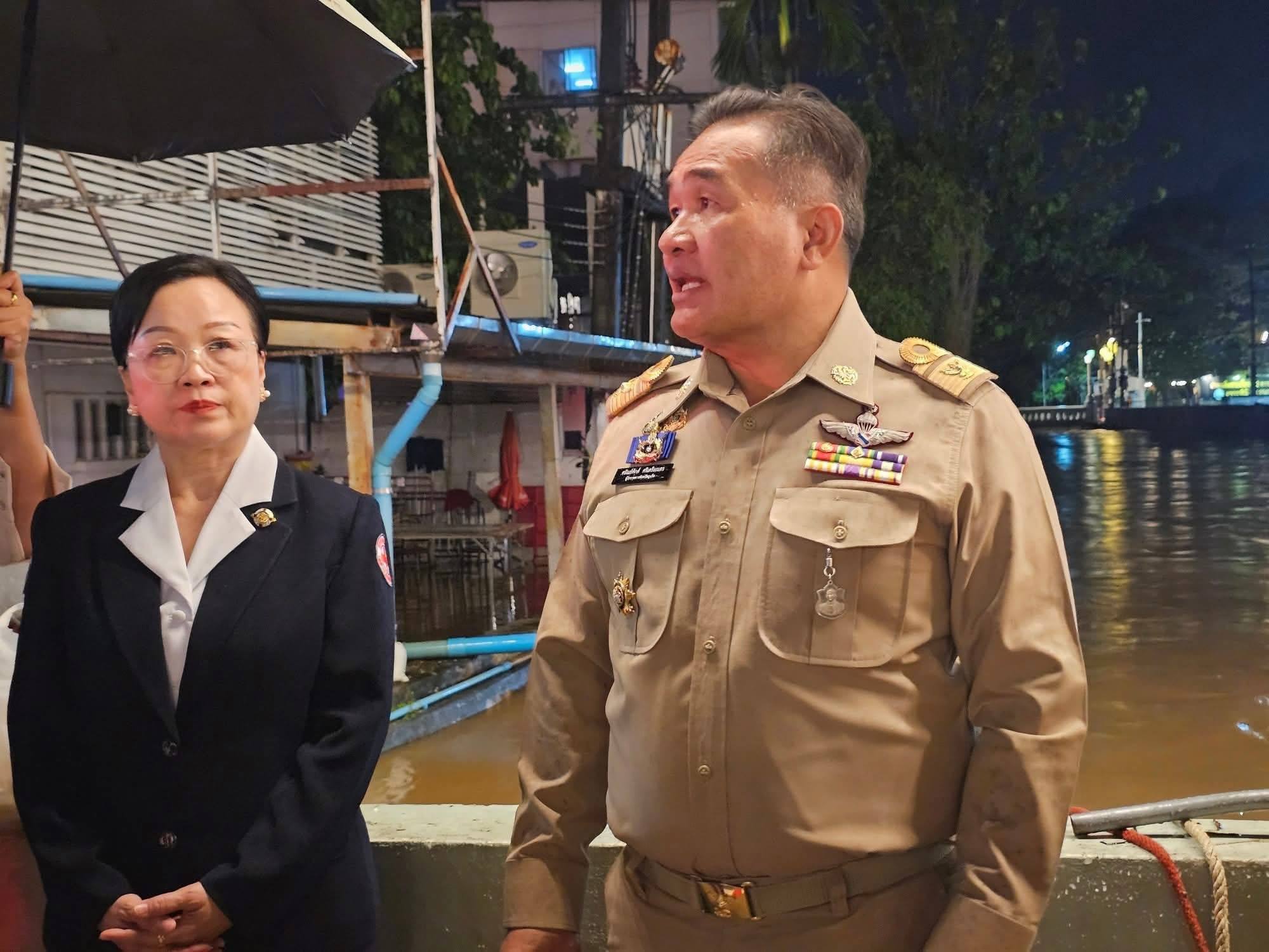 Губернатор Пхукета проверил ситуацию с паводками
