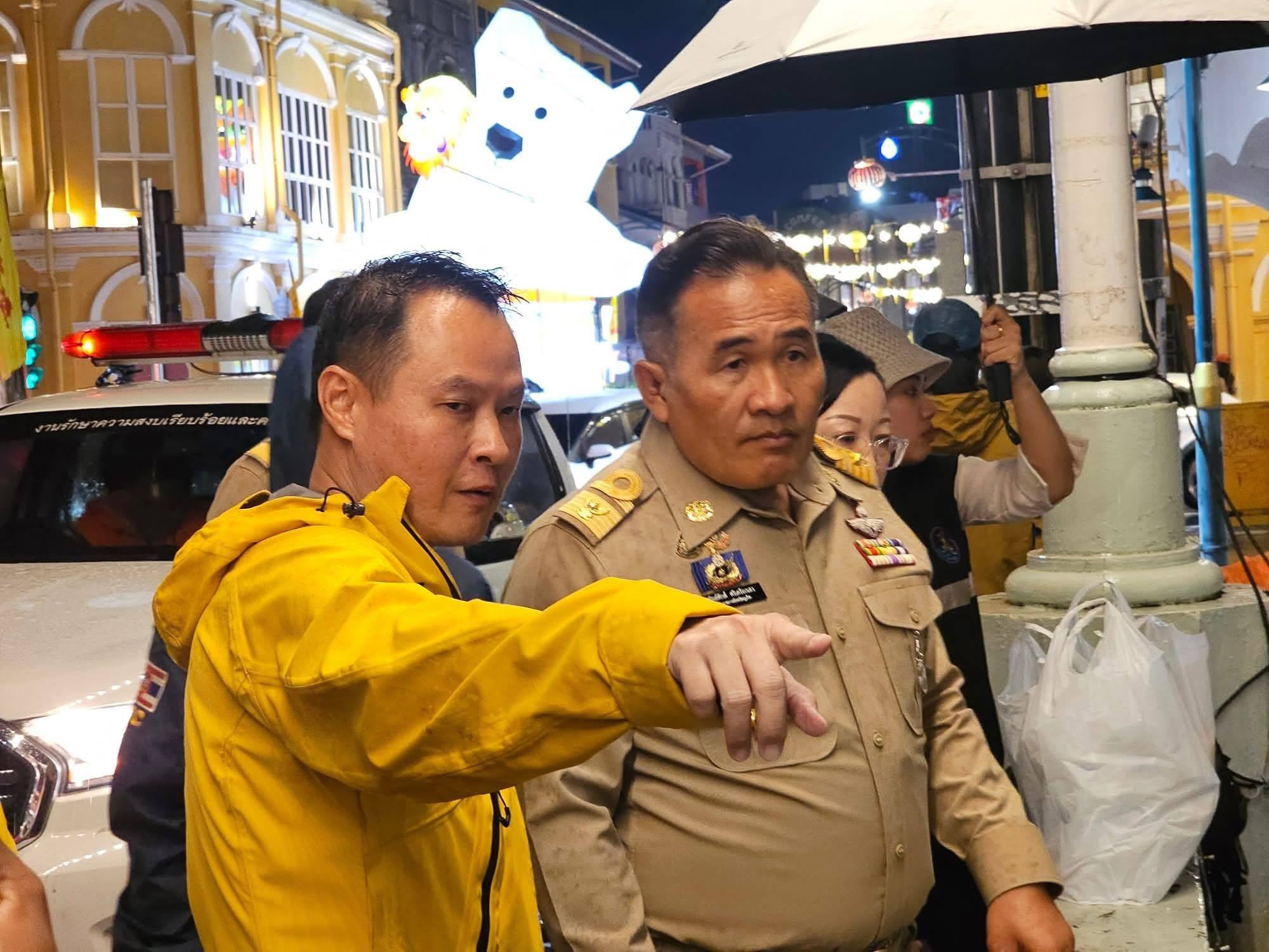 Губернатор Пхукета проверил ситуацию с паводками