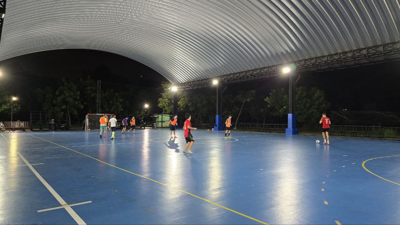 Футзал на острове: тренировки и игры