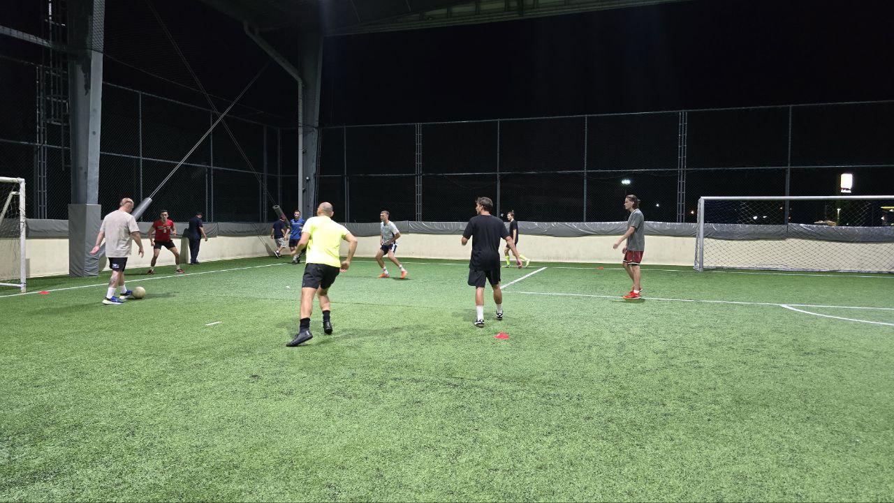 Футзал на острове: тренировки и игры