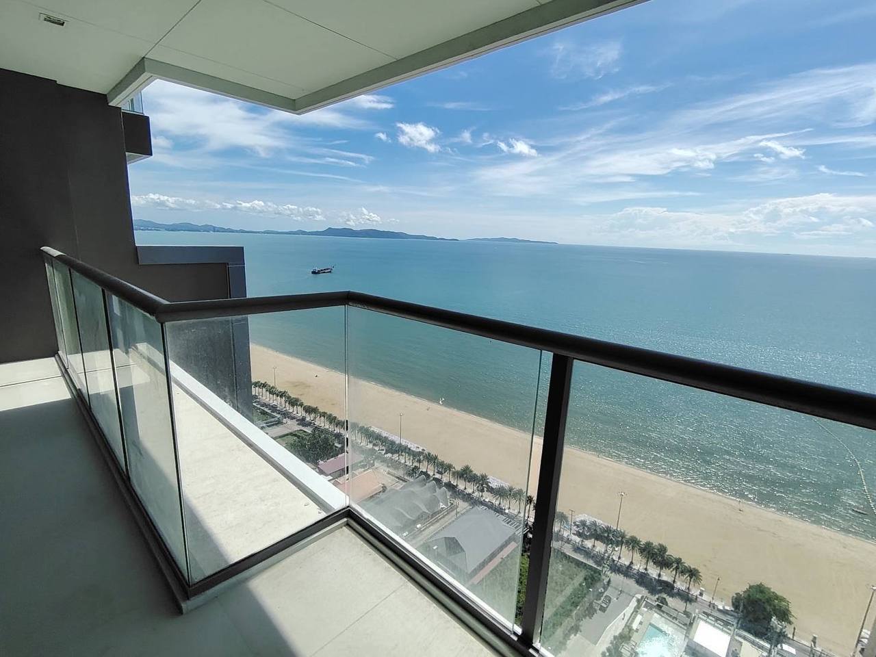 Аренда премиального кондо на первой линии