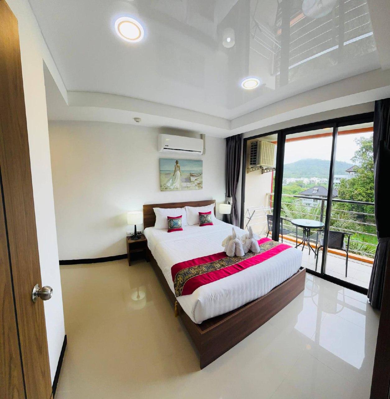 Аренда квартиры у моря с бассейном