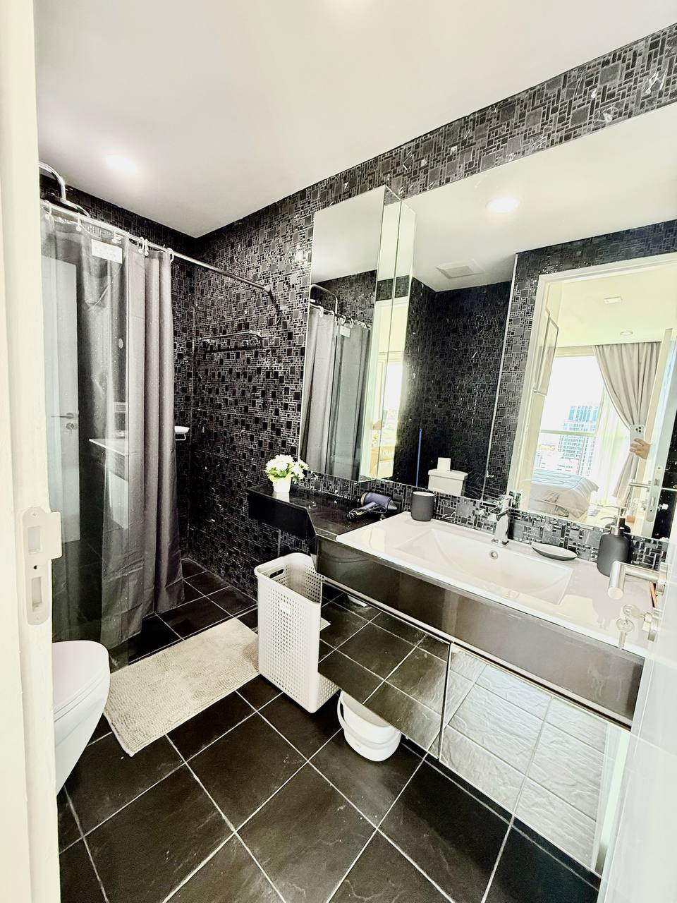 Аренда студии с видом на море