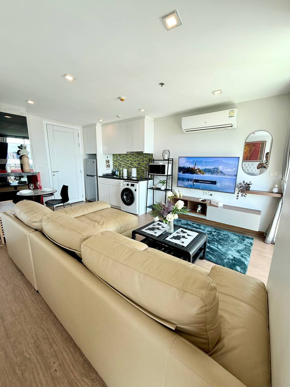 Аренда студии с видом на море