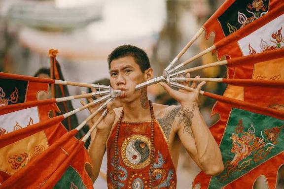 200 лет традиции: процессия иу кенг