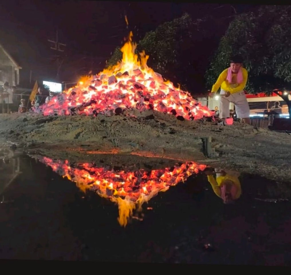 Ритуалы хождения по огню на Пхукете