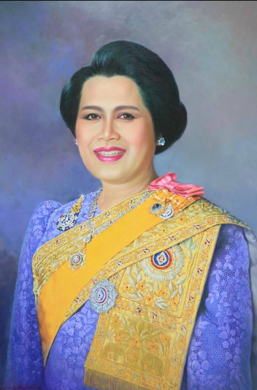 Умерла королева Сирикит Таиланда