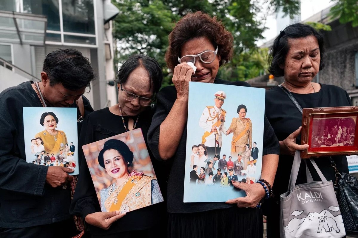 Годовой траур в Таиланде