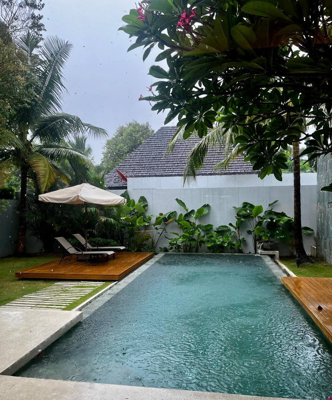 Аренда виллы с бассейном и садом