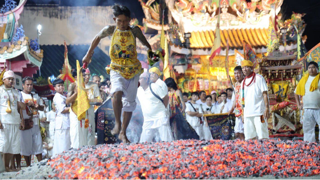 Вегетарианский фестиваль на Пхукете