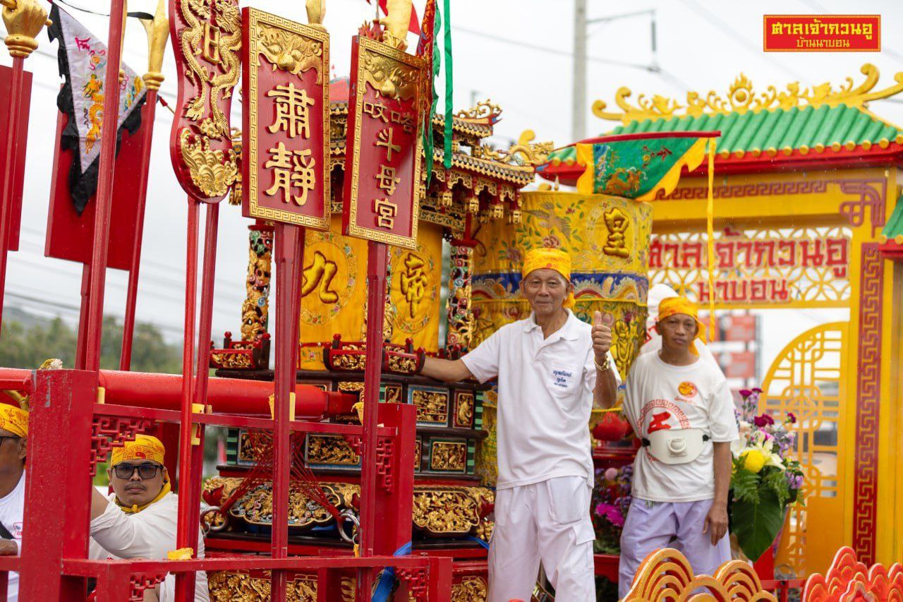 Пробки из-за процессии в Чалонге 28 октября