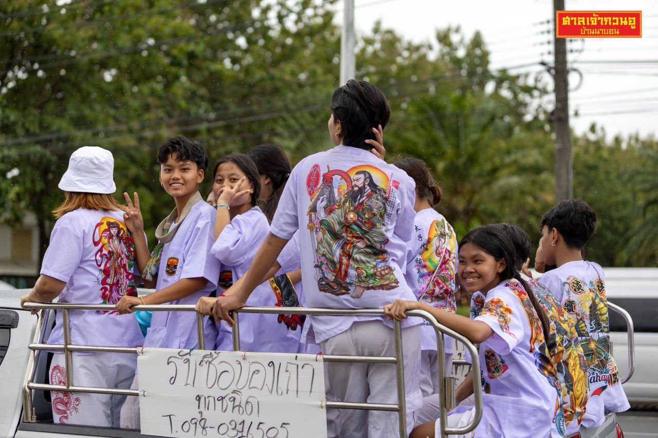 Пробки из-за процессии в Чалонге 28 октября