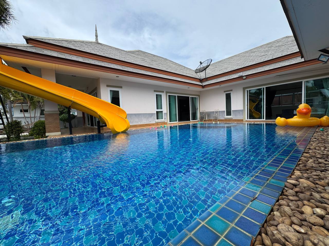 Аренда виллы в районе Хуаяй