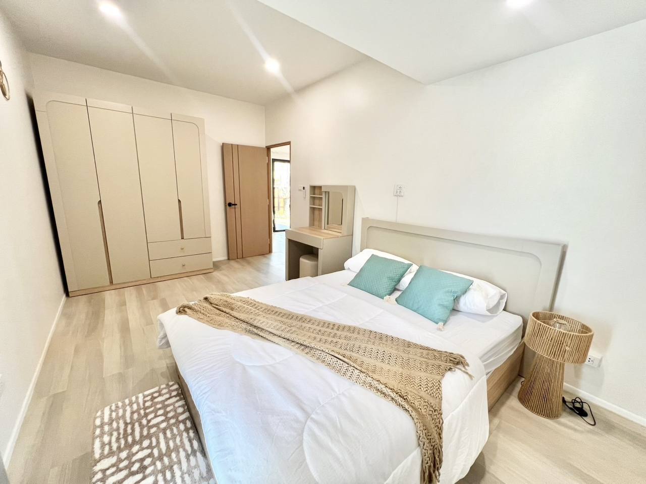 Уютный дом с новой мебелью