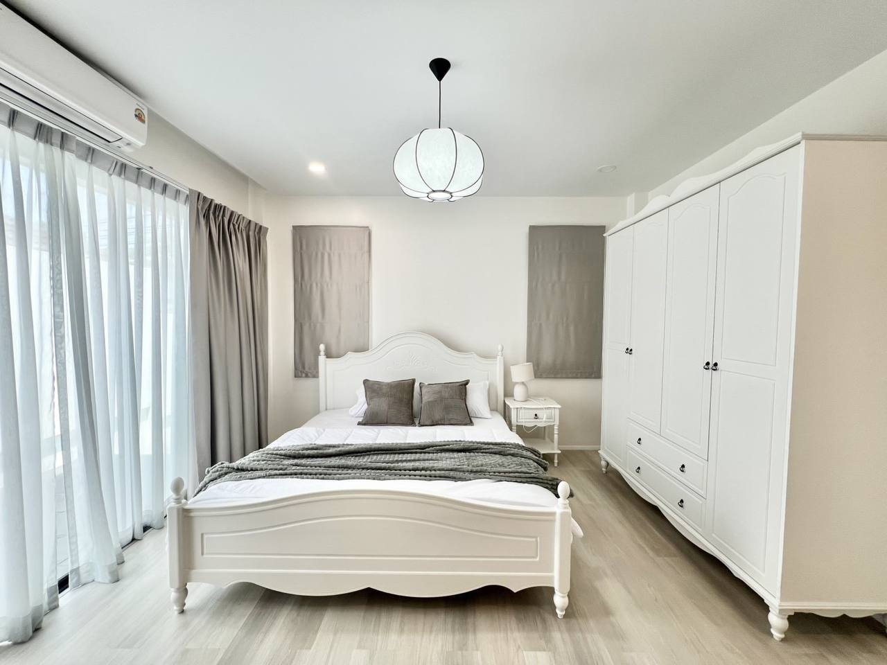 Уютный дом с новой мебелью