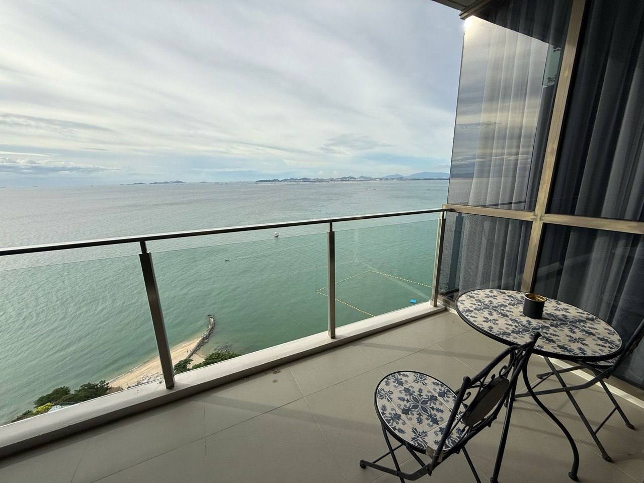 Аренда шикарного кондо с видом на море