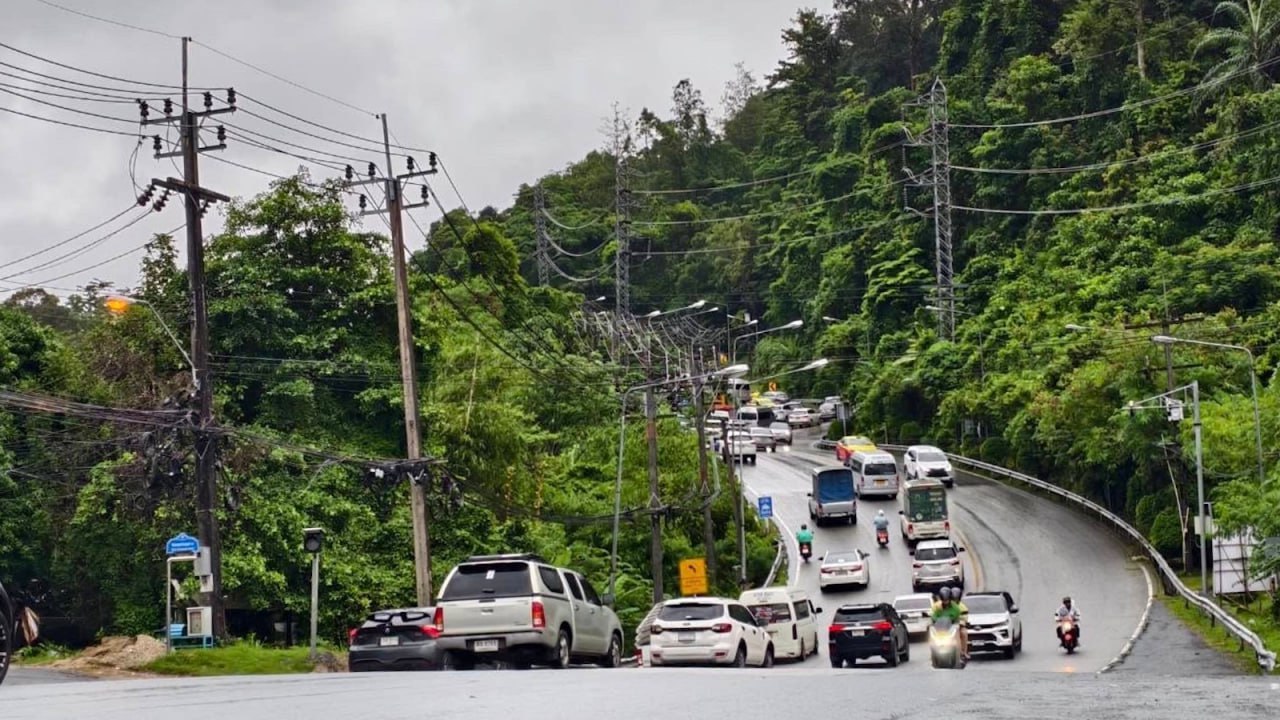 Пробки в Патонге из-за плохой погоды