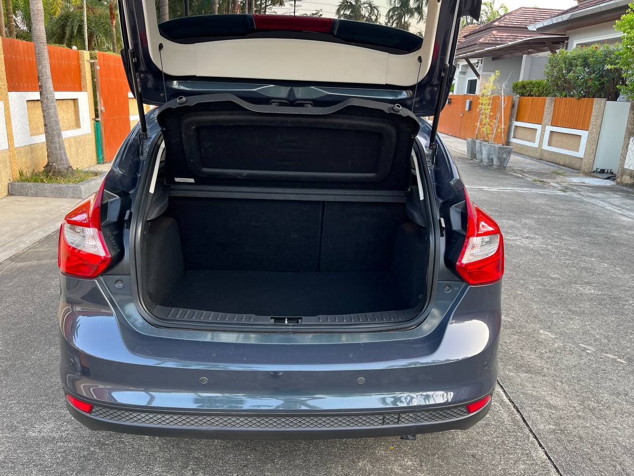 Продажа авто 2012 года в отличном состоянии