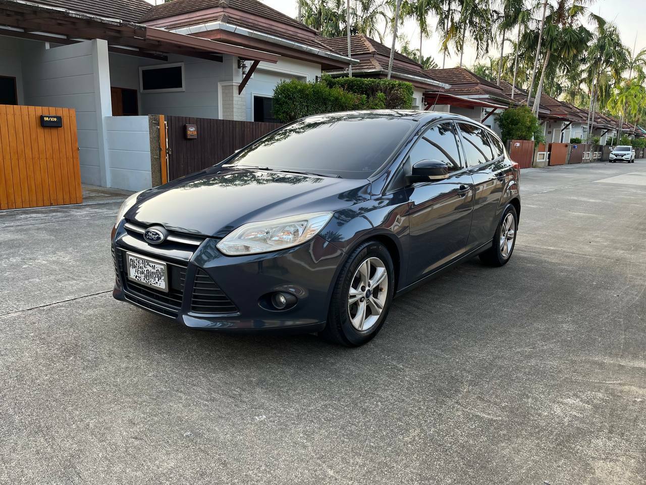 Продажа авто 2012 года в отличном состоянии