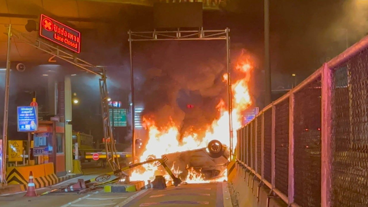 ДТП в Бангкоке: водитель заснул за рулём