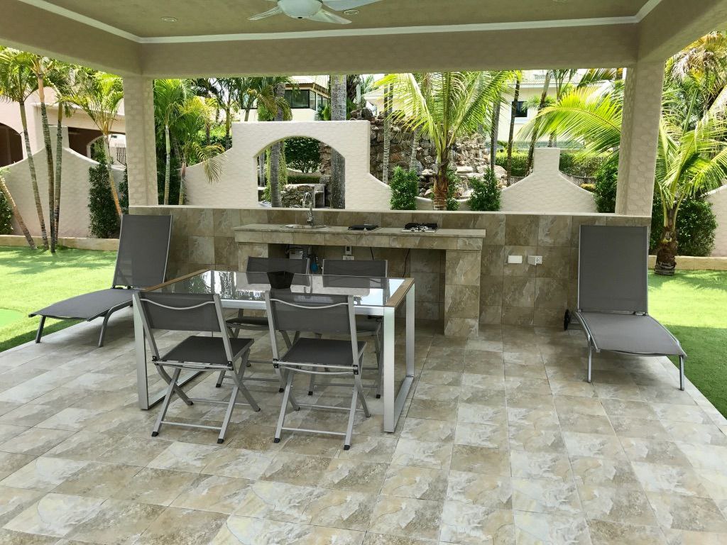 Продажа и аренда элитной виллы в Паттайе