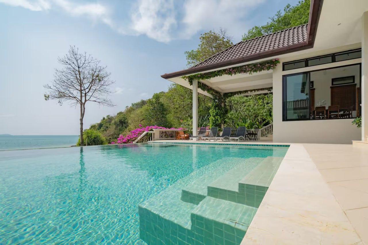 Аренда виллы с бассейном на пляже